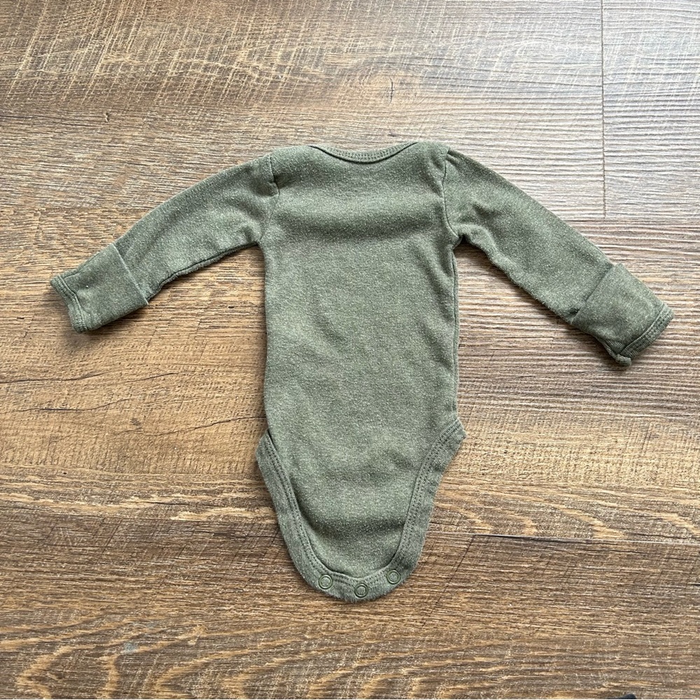 Carter’s Newborn Onesie Lot Solid Colors Onesies Boy Girl Gender Neutral Unisex - Picture 12 of 14
